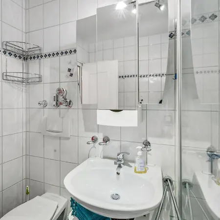 1 Bedroom Gorgeous In Apartment *