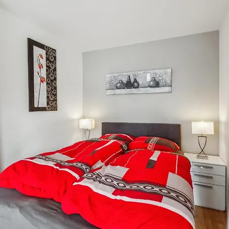 Apartment 1 Bedroom Gorgeous In
